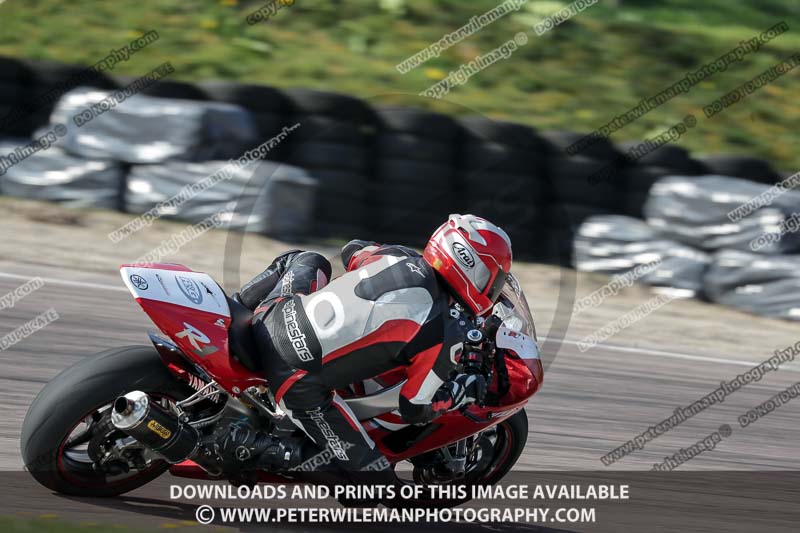 cadwell park;cadwell park photographs;cadwell trackday photographs;enduro digital images;event digital images;eventdigitalimages;peter wileman photography;racing digital images;trackday digital images;trackday photos