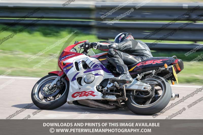 cadwell park;cadwell park photographs;cadwell trackday photographs;enduro digital images;event digital images;eventdigitalimages;peter wileman photography;racing digital images;trackday digital images;trackday photos