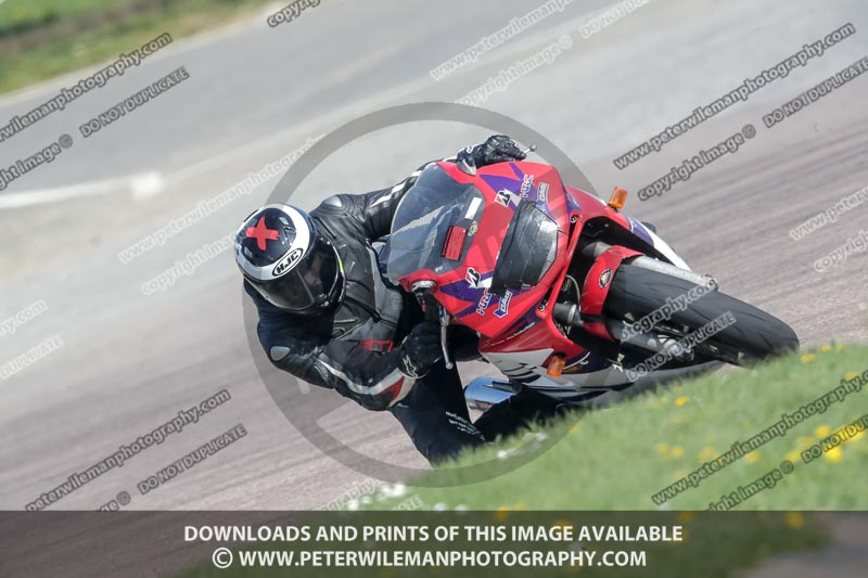 cadwell park;cadwell park photographs;cadwell trackday photographs;enduro digital images;event digital images;eventdigitalimages;peter wileman photography;racing digital images;trackday digital images;trackday photos