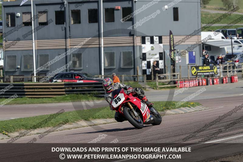 cadwell park;cadwell park photographs;cadwell trackday photographs;enduro digital images;event digital images;eventdigitalimages;peter wileman photography;racing digital images;trackday digital images;trackday photos