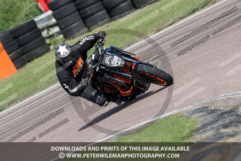 cadwell park;cadwell park photographs;cadwell trackday photographs;enduro digital images;event digital images;eventdigitalimages;peter wileman photography;racing digital images;trackday digital images;trackday photos