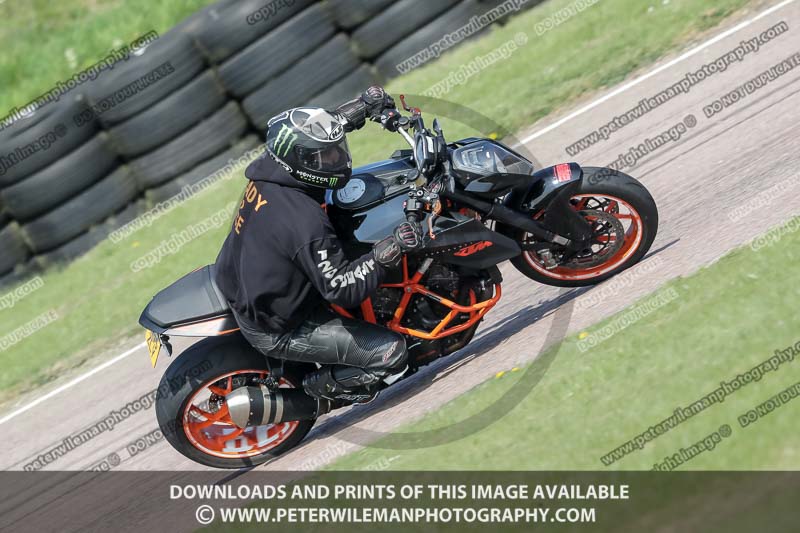 cadwell park;cadwell park photographs;cadwell trackday photographs;enduro digital images;event digital images;eventdigitalimages;peter wileman photography;racing digital images;trackday digital images;trackday photos