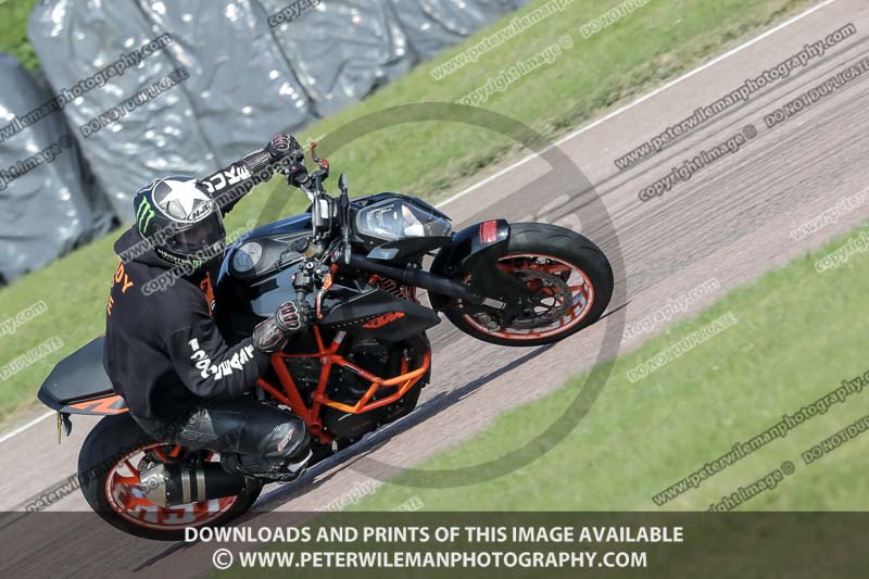 cadwell park;cadwell park photographs;cadwell trackday photographs;enduro digital images;event digital images;eventdigitalimages;peter wileman photography;racing digital images;trackday digital images;trackday photos