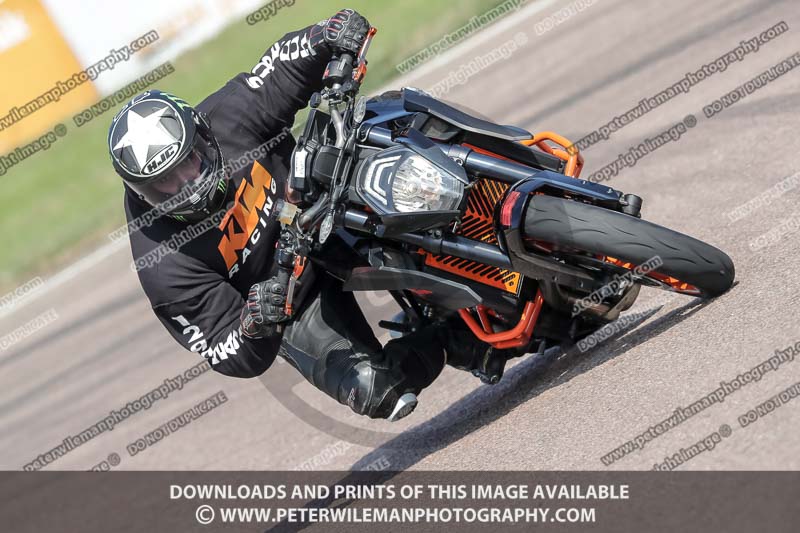 cadwell park;cadwell park photographs;cadwell trackday photographs;enduro digital images;event digital images;eventdigitalimages;peter wileman photography;racing digital images;trackday digital images;trackday photos