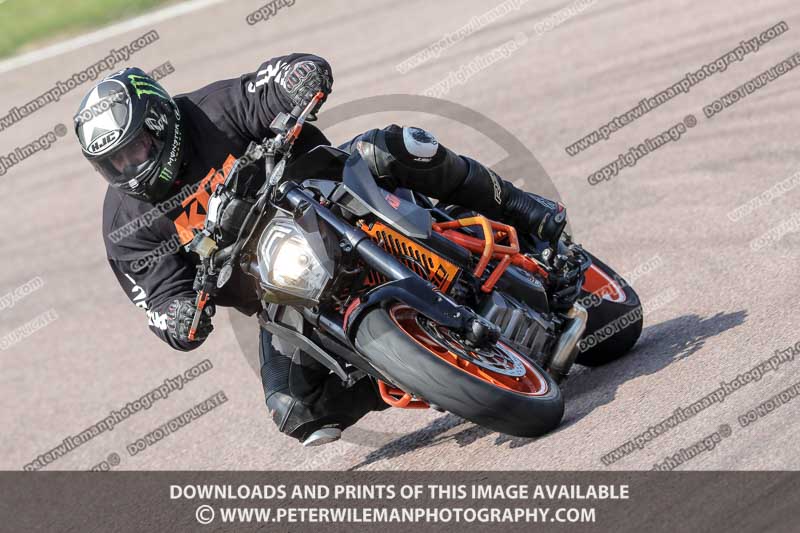 cadwell park;cadwell park photographs;cadwell trackday photographs;enduro digital images;event digital images;eventdigitalimages;peter wileman photography;racing digital images;trackday digital images;trackday photos