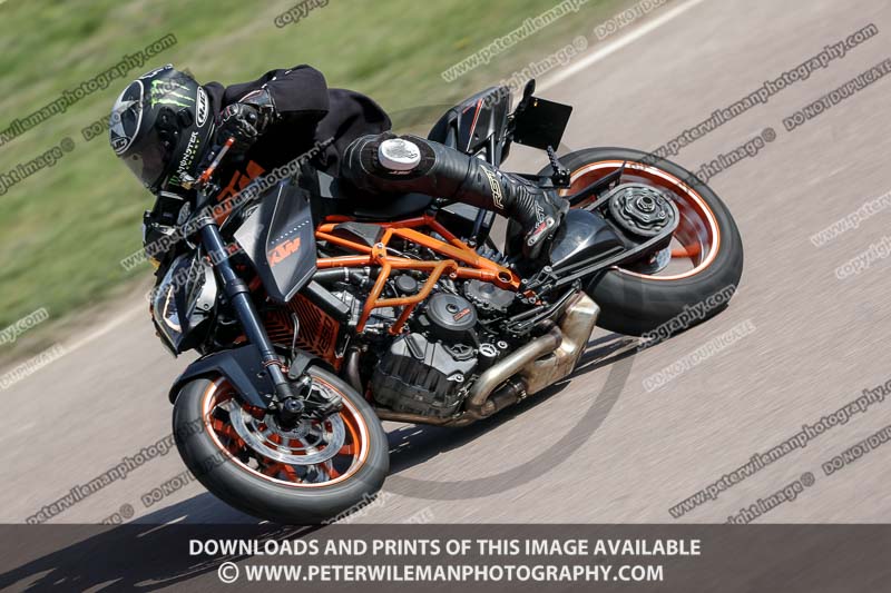 cadwell park;cadwell park photographs;cadwell trackday photographs;enduro digital images;event digital images;eventdigitalimages;peter wileman photography;racing digital images;trackday digital images;trackday photos