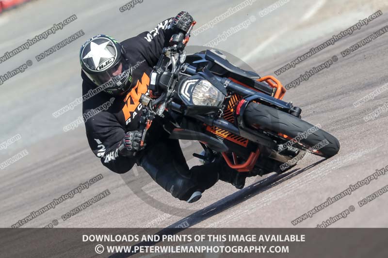 cadwell park;cadwell park photographs;cadwell trackday photographs;enduro digital images;event digital images;eventdigitalimages;peter wileman photography;racing digital images;trackday digital images;trackday photos