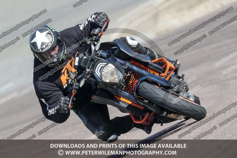 cadwell park;cadwell park photographs;cadwell trackday photographs;enduro digital images;event digital images;eventdigitalimages;peter wileman photography;racing digital images;trackday digital images;trackday photos