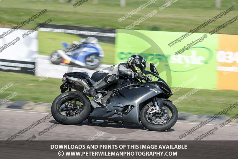 cadwell park;cadwell park photographs;cadwell trackday photographs;enduro digital images;event digital images;eventdigitalimages;peter wileman photography;racing digital images;trackday digital images;trackday photos