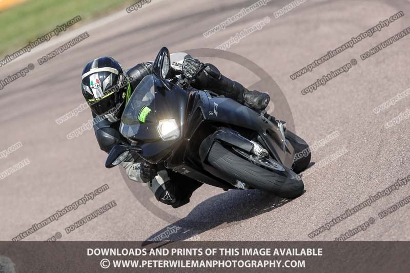 cadwell park;cadwell park photographs;cadwell trackday photographs;enduro digital images;event digital images;eventdigitalimages;peter wileman photography;racing digital images;trackday digital images;trackday photos