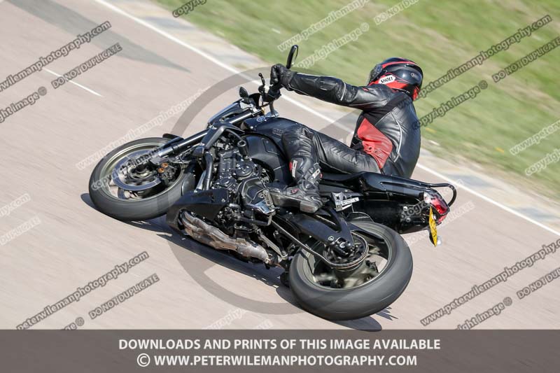cadwell park;cadwell park photographs;cadwell trackday photographs;enduro digital images;event digital images;eventdigitalimages;peter wileman photography;racing digital images;trackday digital images;trackday photos