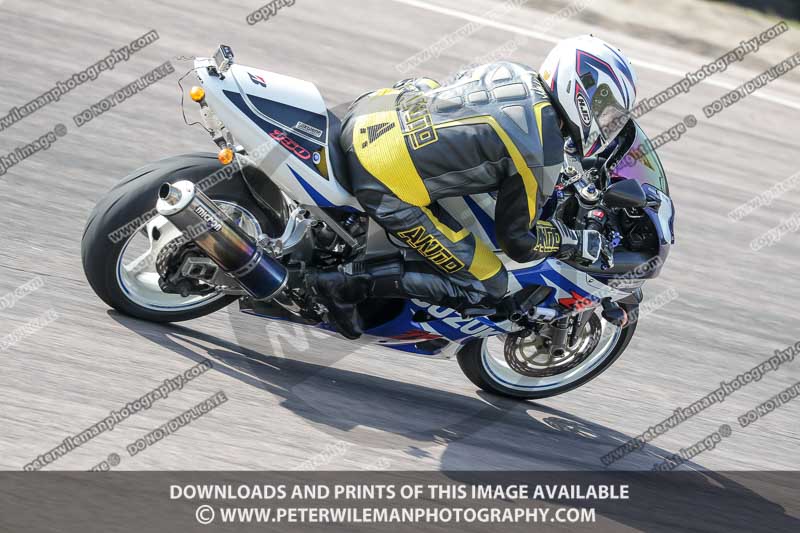 cadwell park;cadwell park photographs;cadwell trackday photographs;enduro digital images;event digital images;eventdigitalimages;peter wileman photography;racing digital images;trackday digital images;trackday photos
