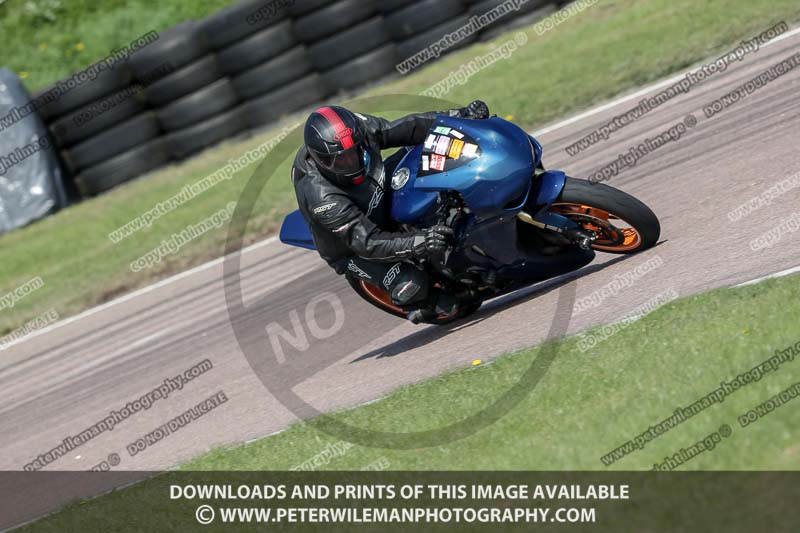 cadwell park;cadwell park photographs;cadwell trackday photographs;enduro digital images;event digital images;eventdigitalimages;peter wileman photography;racing digital images;trackday digital images;trackday photos
