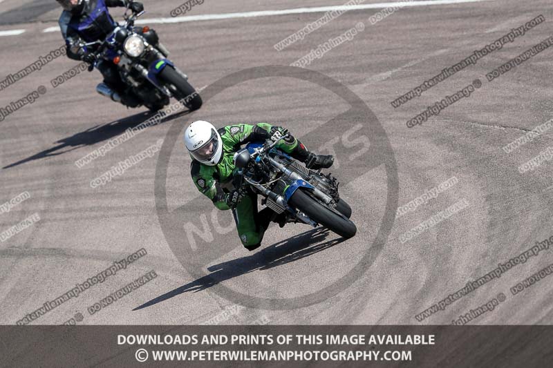cadwell park;cadwell park photographs;cadwell trackday photographs;enduro digital images;event digital images;eventdigitalimages;peter wileman photography;racing digital images;trackday digital images;trackday photos
