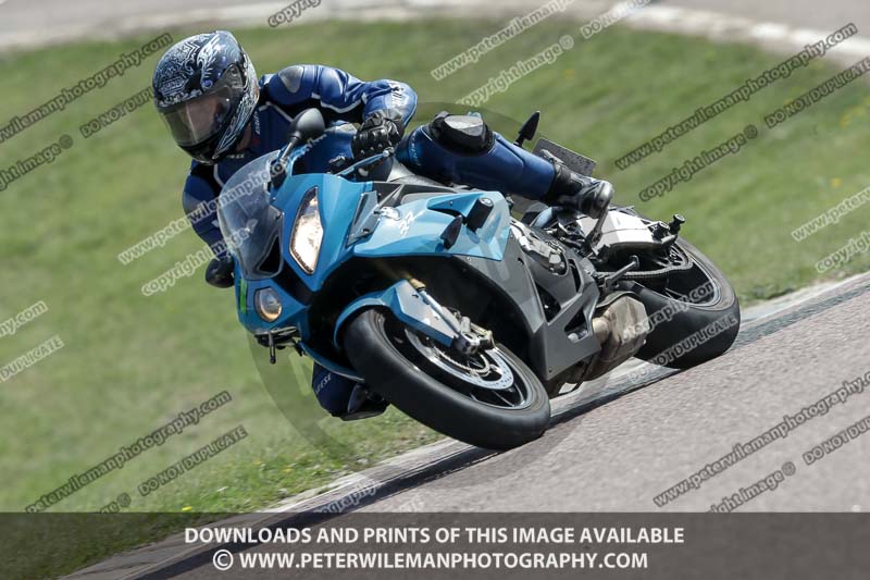 cadwell park;cadwell park photographs;cadwell trackday photographs;enduro digital images;event digital images;eventdigitalimages;peter wileman photography;racing digital images;trackday digital images;trackday photos