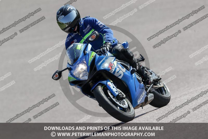 cadwell park;cadwell park photographs;cadwell trackday photographs;enduro digital images;event digital images;eventdigitalimages;peter wileman photography;racing digital images;trackday digital images;trackday photos