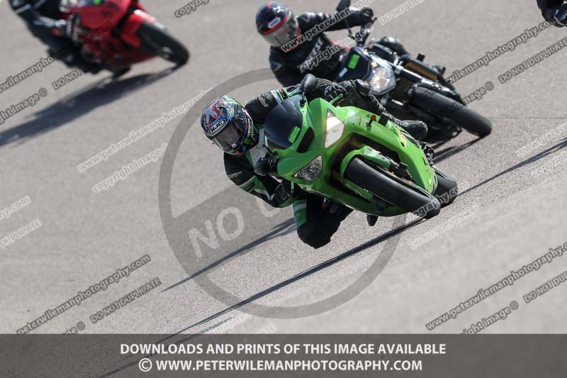 cadwell park;cadwell park photographs;cadwell trackday photographs;enduro digital images;event digital images;eventdigitalimages;peter wileman photography;racing digital images;trackday digital images;trackday photos