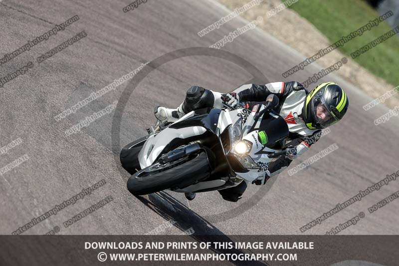 cadwell park;cadwell park photographs;cadwell trackday photographs;enduro digital images;event digital images;eventdigitalimages;peter wileman photography;racing digital images;trackday digital images;trackday photos