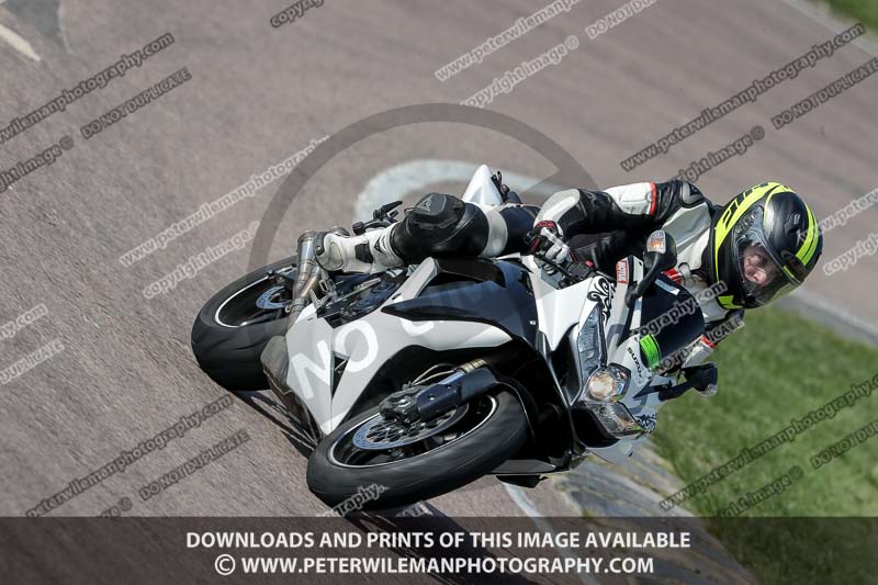 cadwell park;cadwell park photographs;cadwell trackday photographs;enduro digital images;event digital images;eventdigitalimages;peter wileman photography;racing digital images;trackday digital images;trackday photos