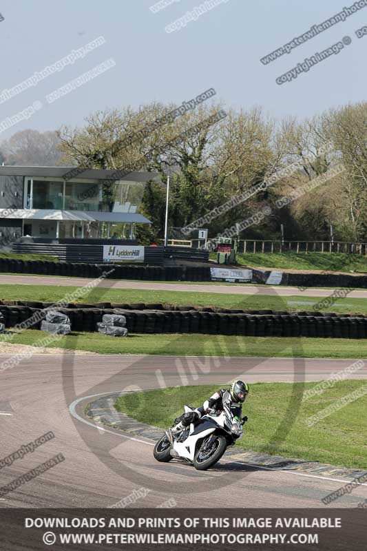cadwell park;cadwell park photographs;cadwell trackday photographs;enduro digital images;event digital images;eventdigitalimages;peter wileman photography;racing digital images;trackday digital images;trackday photos