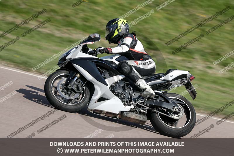 cadwell park;cadwell park photographs;cadwell trackday photographs;enduro digital images;event digital images;eventdigitalimages;peter wileman photography;racing digital images;trackday digital images;trackday photos