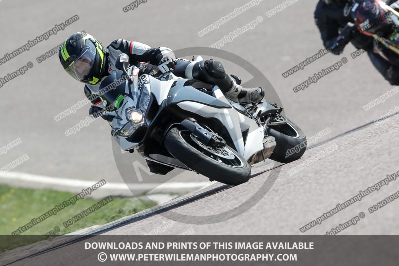 cadwell park;cadwell park photographs;cadwell trackday photographs;enduro digital images;event digital images;eventdigitalimages;peter wileman photography;racing digital images;trackday digital images;trackday photos