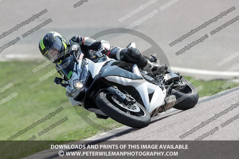cadwell park;cadwell park photographs;cadwell trackday photographs;enduro digital images;event digital images;eventdigitalimages;peter wileman photography;racing digital images;trackday digital images;trackday photos