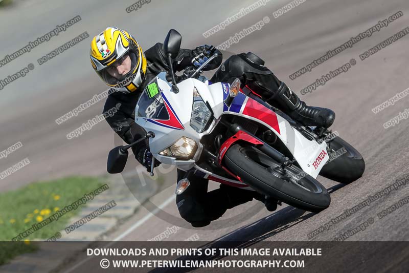 cadwell park;cadwell park photographs;cadwell trackday photographs;enduro digital images;event digital images;eventdigitalimages;peter wileman photography;racing digital images;trackday digital images;trackday photos