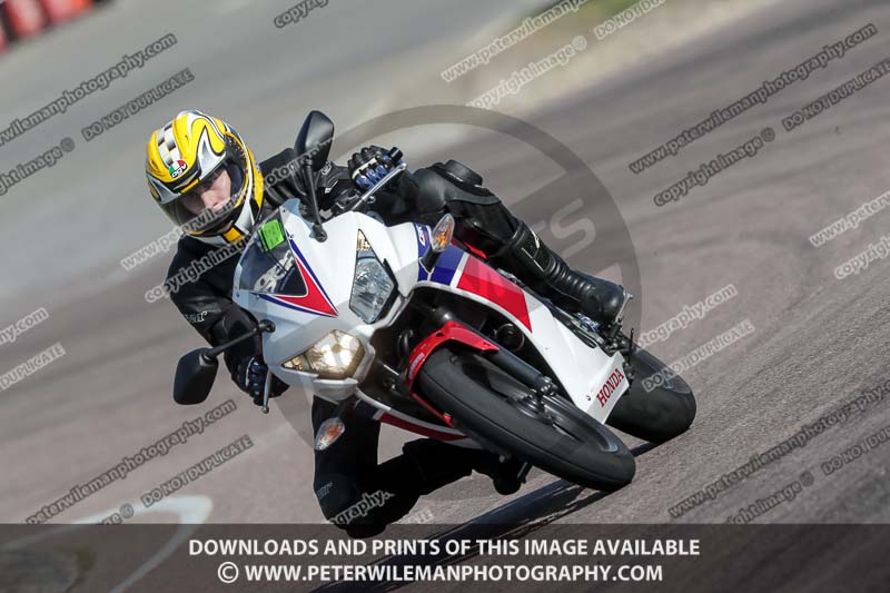 cadwell park;cadwell park photographs;cadwell trackday photographs;enduro digital images;event digital images;eventdigitalimages;peter wileman photography;racing digital images;trackday digital images;trackday photos