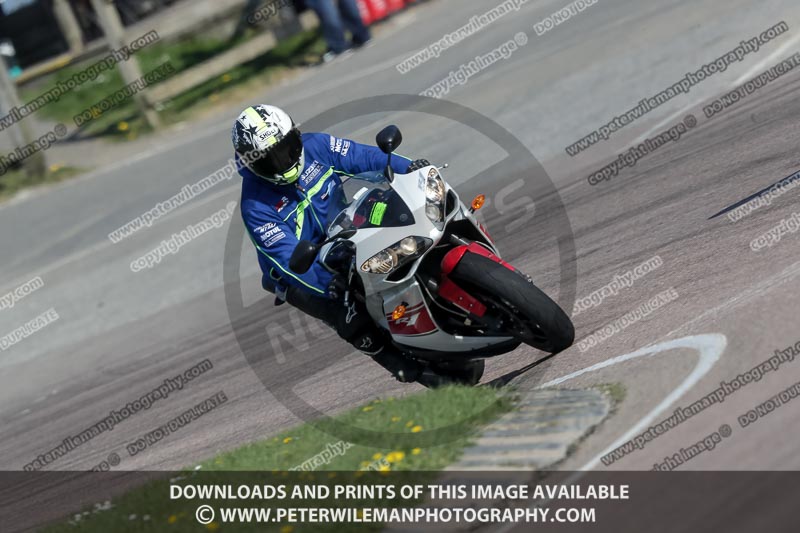 cadwell park;cadwell park photographs;cadwell trackday photographs;enduro digital images;event digital images;eventdigitalimages;peter wileman photography;racing digital images;trackday digital images;trackday photos