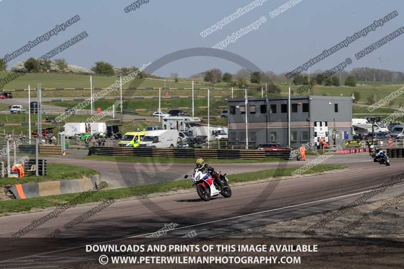 cadwell park;cadwell park photographs;cadwell trackday photographs;enduro digital images;event digital images;eventdigitalimages;peter wileman photography;racing digital images;trackday digital images;trackday photos