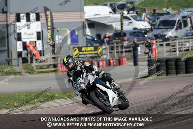 cadwell park;cadwell park photographs;cadwell trackday photographs;enduro digital images;event digital images;eventdigitalimages;peter wileman photography;racing digital images;trackday digital images;trackday photos