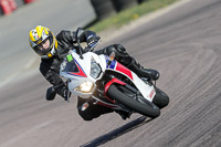 cadwell-park;cadwell-park-photographs;cadwell-trackday-photographs;enduro-digital-images;event-digital-images;eventdigitalimages;peter-wileman-photography;racing-digital-images;trackday-digital-images;trackday-photos