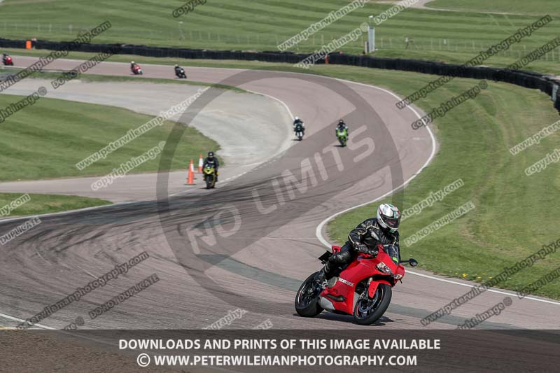 cadwell park;cadwell park photographs;cadwell trackday photographs;enduro digital images;event digital images;eventdigitalimages;peter wileman photography;racing digital images;trackday digital images;trackday photos