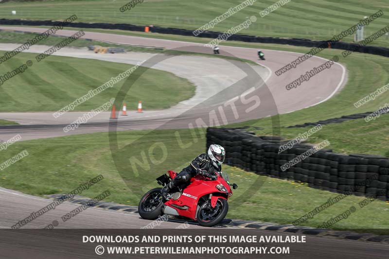 cadwell park;cadwell park photographs;cadwell trackday photographs;enduro digital images;event digital images;eventdigitalimages;peter wileman photography;racing digital images;trackday digital images;trackday photos