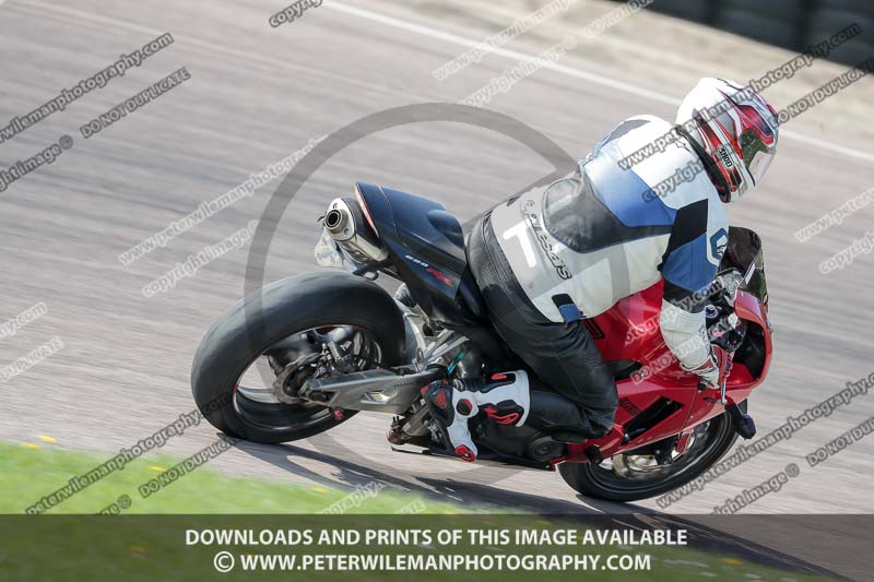 cadwell park;cadwell park photographs;cadwell trackday photographs;enduro digital images;event digital images;eventdigitalimages;peter wileman photography;racing digital images;trackday digital images;trackday photos