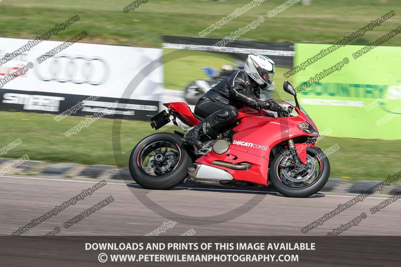cadwell park;cadwell park photographs;cadwell trackday photographs;enduro digital images;event digital images;eventdigitalimages;peter wileman photography;racing digital images;trackday digital images;trackday photos