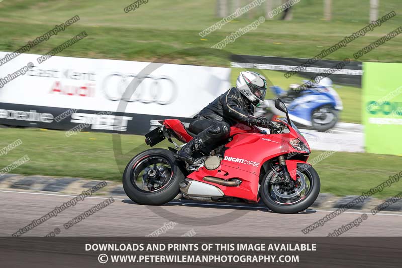 cadwell park;cadwell park photographs;cadwell trackday photographs;enduro digital images;event digital images;eventdigitalimages;peter wileman photography;racing digital images;trackday digital images;trackday photos