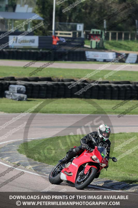 cadwell park;cadwell park photographs;cadwell trackday photographs;enduro digital images;event digital images;eventdigitalimages;peter wileman photography;racing digital images;trackday digital images;trackday photos