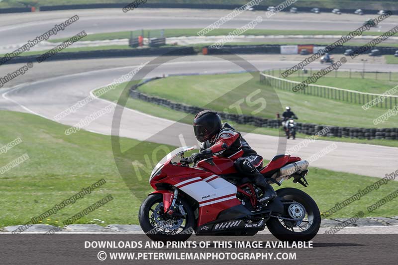 cadwell park;cadwell park photographs;cadwell trackday photographs;enduro digital images;event digital images;eventdigitalimages;peter wileman photography;racing digital images;trackday digital images;trackday photos