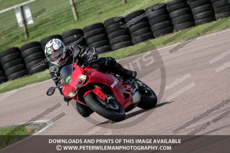 cadwell park;cadwell park photographs;cadwell trackday photographs;enduro digital images;event digital images;eventdigitalimages;peter wileman photography;racing digital images;trackday digital images;trackday photos