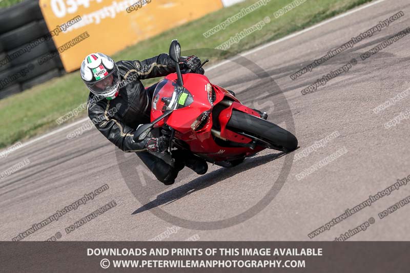 cadwell park;cadwell park photographs;cadwell trackday photographs;enduro digital images;event digital images;eventdigitalimages;peter wileman photography;racing digital images;trackday digital images;trackday photos