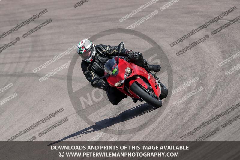 cadwell park;cadwell park photographs;cadwell trackday photographs;enduro digital images;event digital images;eventdigitalimages;peter wileman photography;racing digital images;trackday digital images;trackday photos