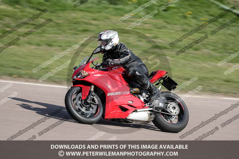 cadwell park;cadwell park photographs;cadwell trackday photographs;enduro digital images;event digital images;eventdigitalimages;peter wileman photography;racing digital images;trackday digital images;trackday photos