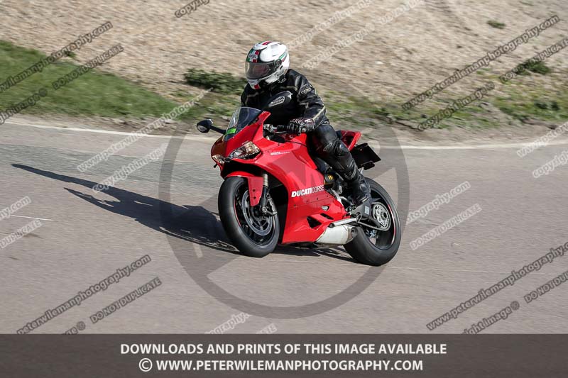 cadwell park;cadwell park photographs;cadwell trackday photographs;enduro digital images;event digital images;eventdigitalimages;peter wileman photography;racing digital images;trackday digital images;trackday photos