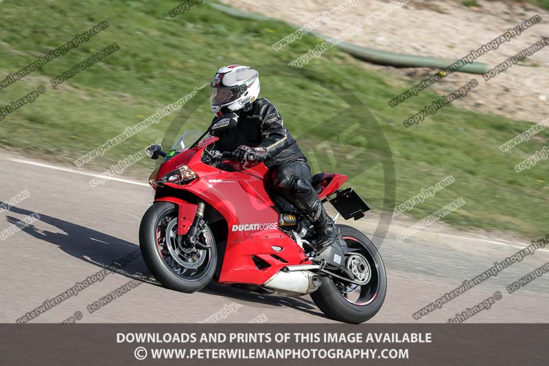 cadwell park;cadwell park photographs;cadwell trackday photographs;enduro digital images;event digital images;eventdigitalimages;peter wileman photography;racing digital images;trackday digital images;trackday photos