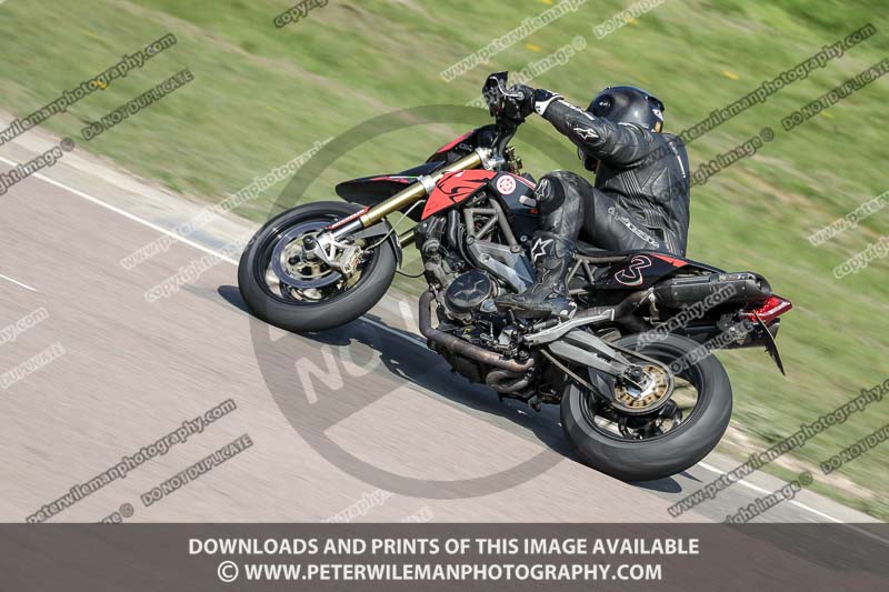 cadwell park;cadwell park photographs;cadwell trackday photographs;enduro digital images;event digital images;eventdigitalimages;peter wileman photography;racing digital images;trackday digital images;trackday photos