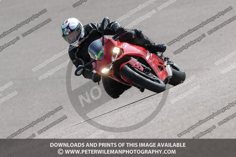 cadwell park;cadwell park photographs;cadwell trackday photographs;enduro digital images;event digital images;eventdigitalimages;peter wileman photography;racing digital images;trackday digital images;trackday photos
