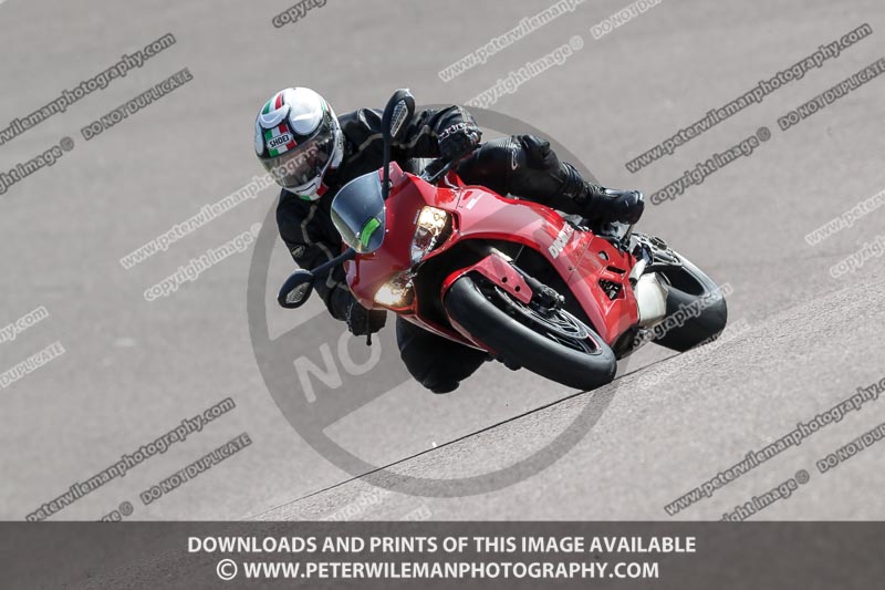 cadwell park;cadwell park photographs;cadwell trackday photographs;enduro digital images;event digital images;eventdigitalimages;peter wileman photography;racing digital images;trackday digital images;trackday photos