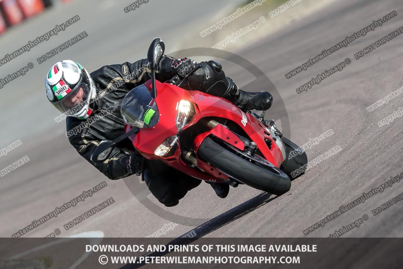 cadwell park;cadwell park photographs;cadwell trackday photographs;enduro digital images;event digital images;eventdigitalimages;peter wileman photography;racing digital images;trackday digital images;trackday photos